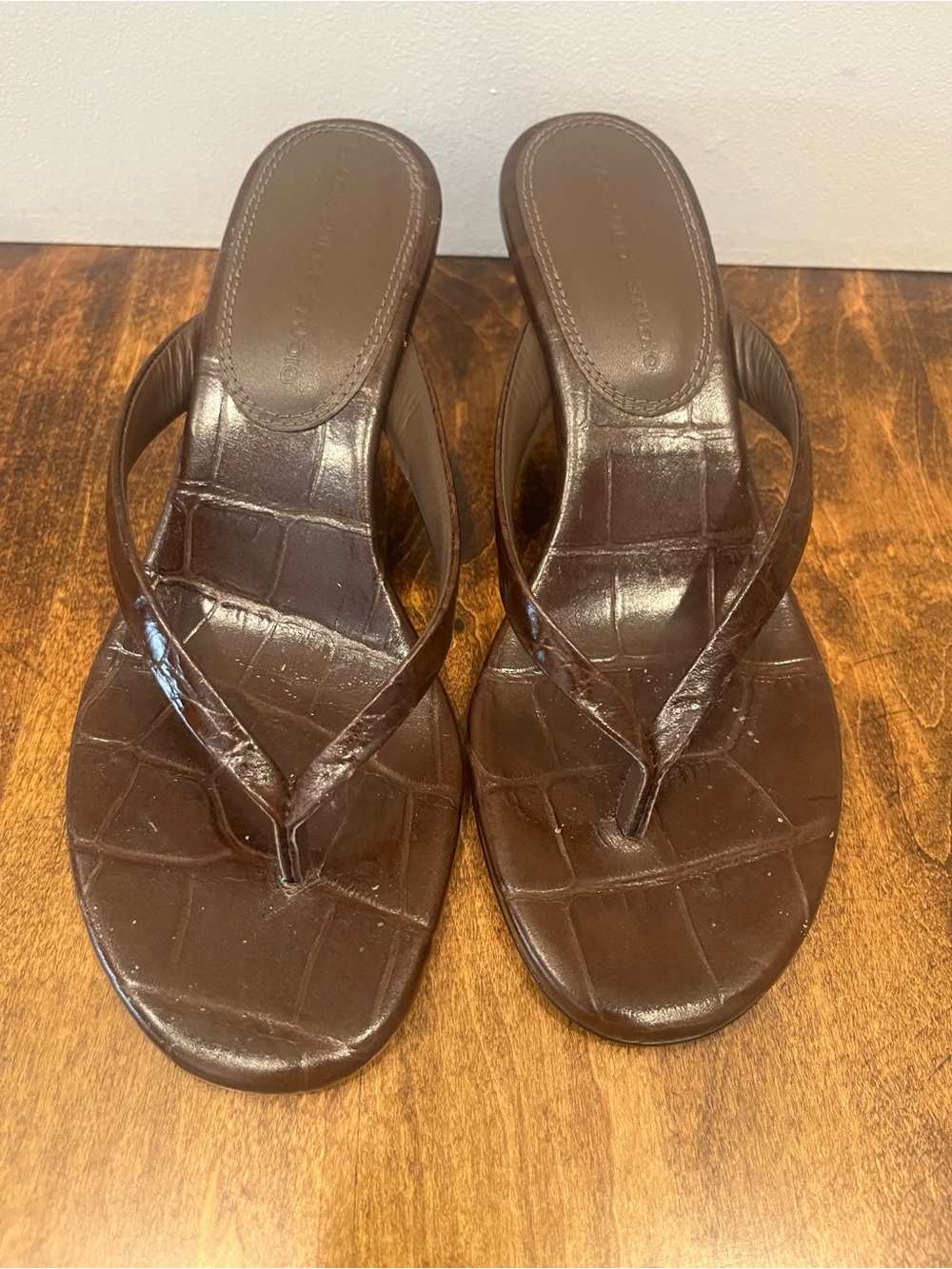 Black Suede Studio Easy 50 Mules in Brown Croc Leather, Size 6.5